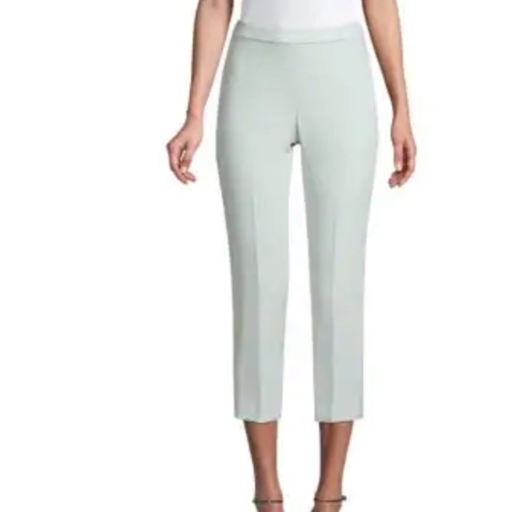 Theory basic pullon pant cropped.Silver ice color.